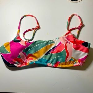 Cute Billabong Bikini Top!